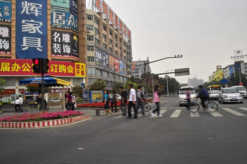 IMG30043 Dongguan city - crossing.jpg